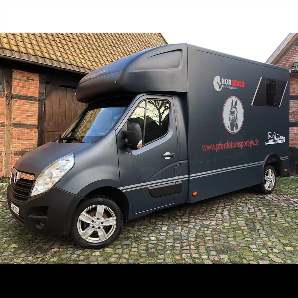 Pferdetransporter